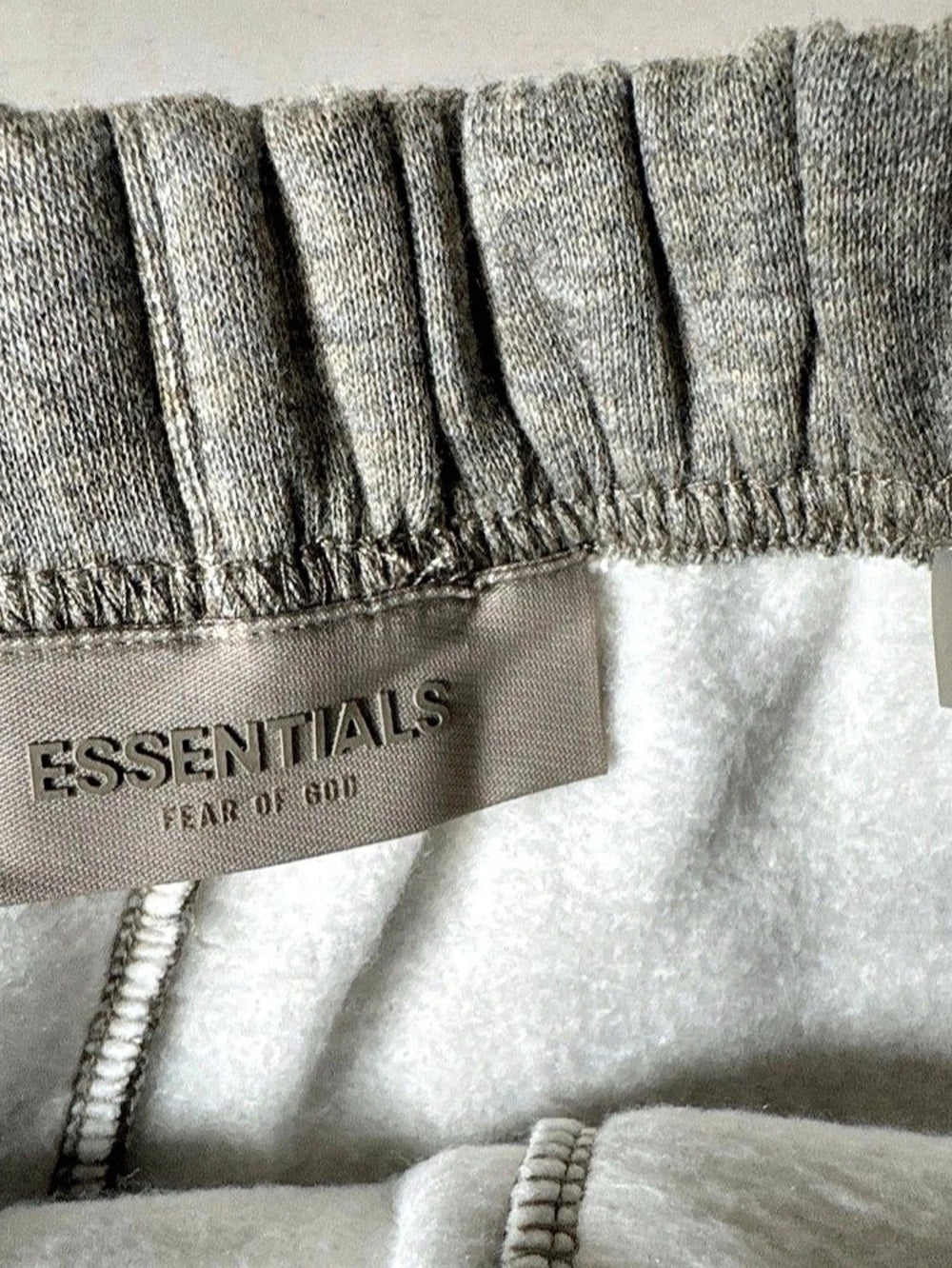 Fear of God Essentials Fleece Shorts Dark Oatmeal XS - New With Tags (160BT212013F)
