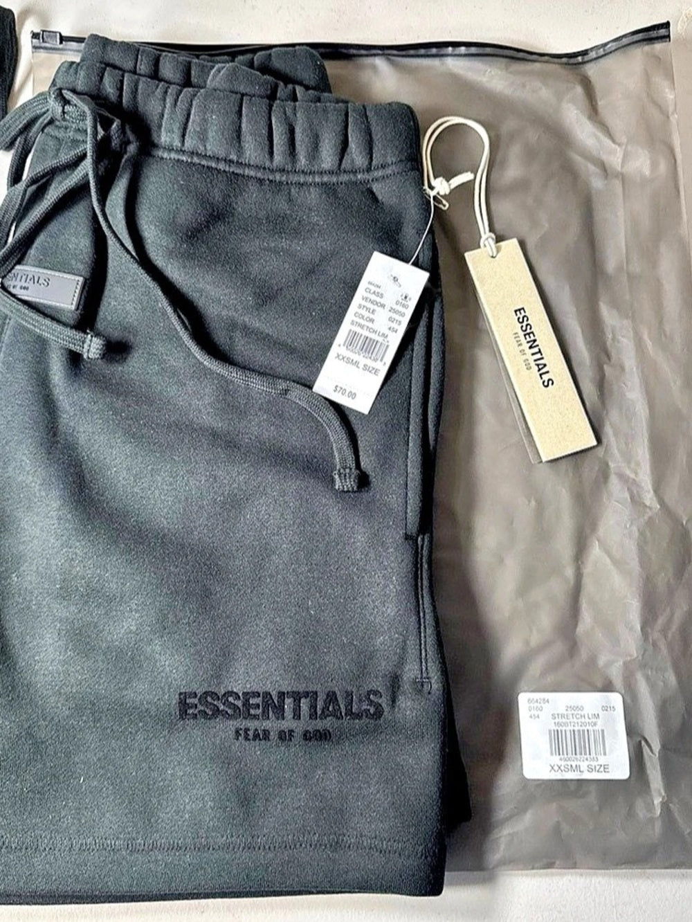 Fear of God Essentials Shorts Stretch Limo XXS - New With Tags (160BT212010F)