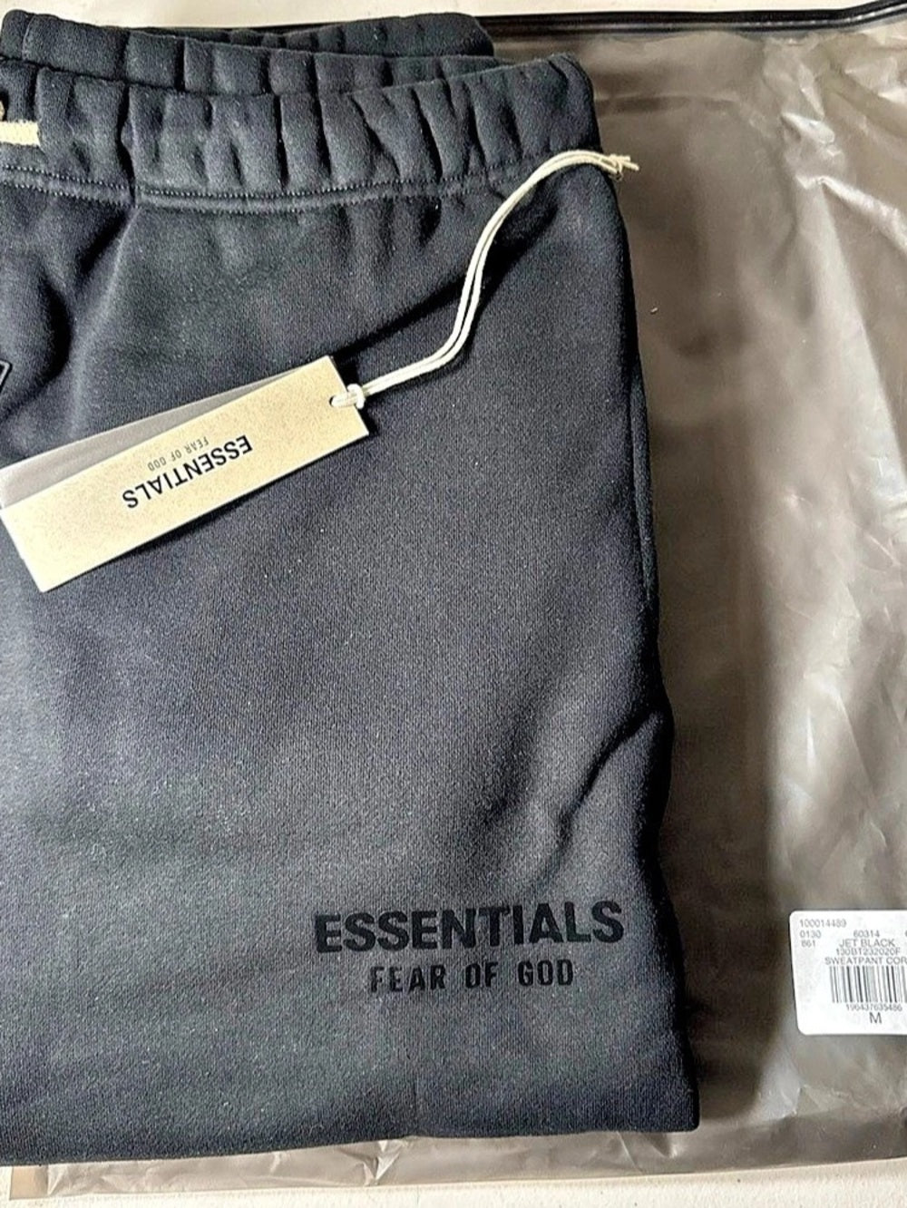 Fear of God Essentials Core Fleece Sweatpants Jet Black M - New With Tags (130BT232020F)