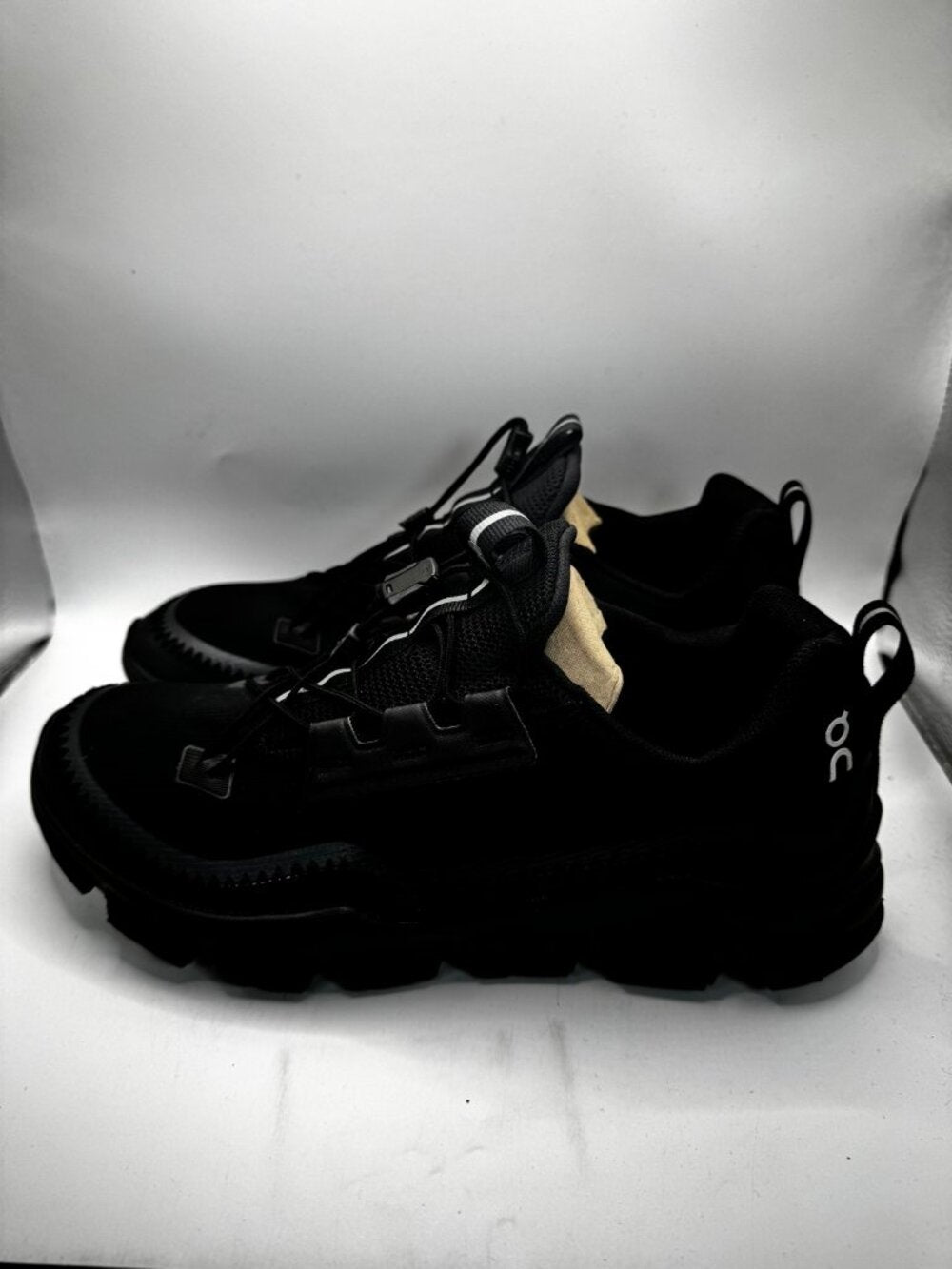 On Running Cloudaway All Black Women's US 9 NWT