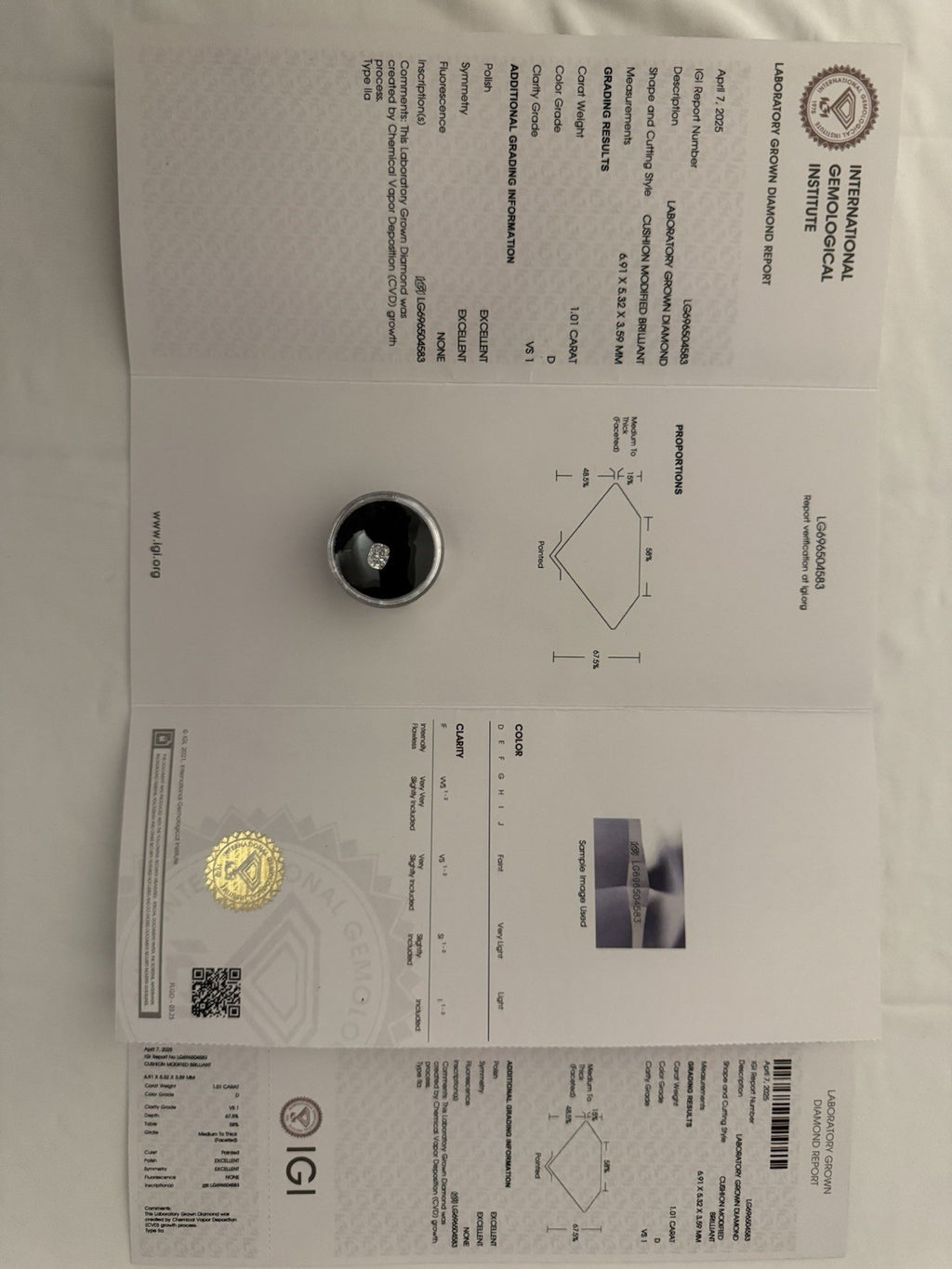 Loose Lab-Grown Diamond 1.01 Ct Cushion D VS1 IGI Certified LG696504683