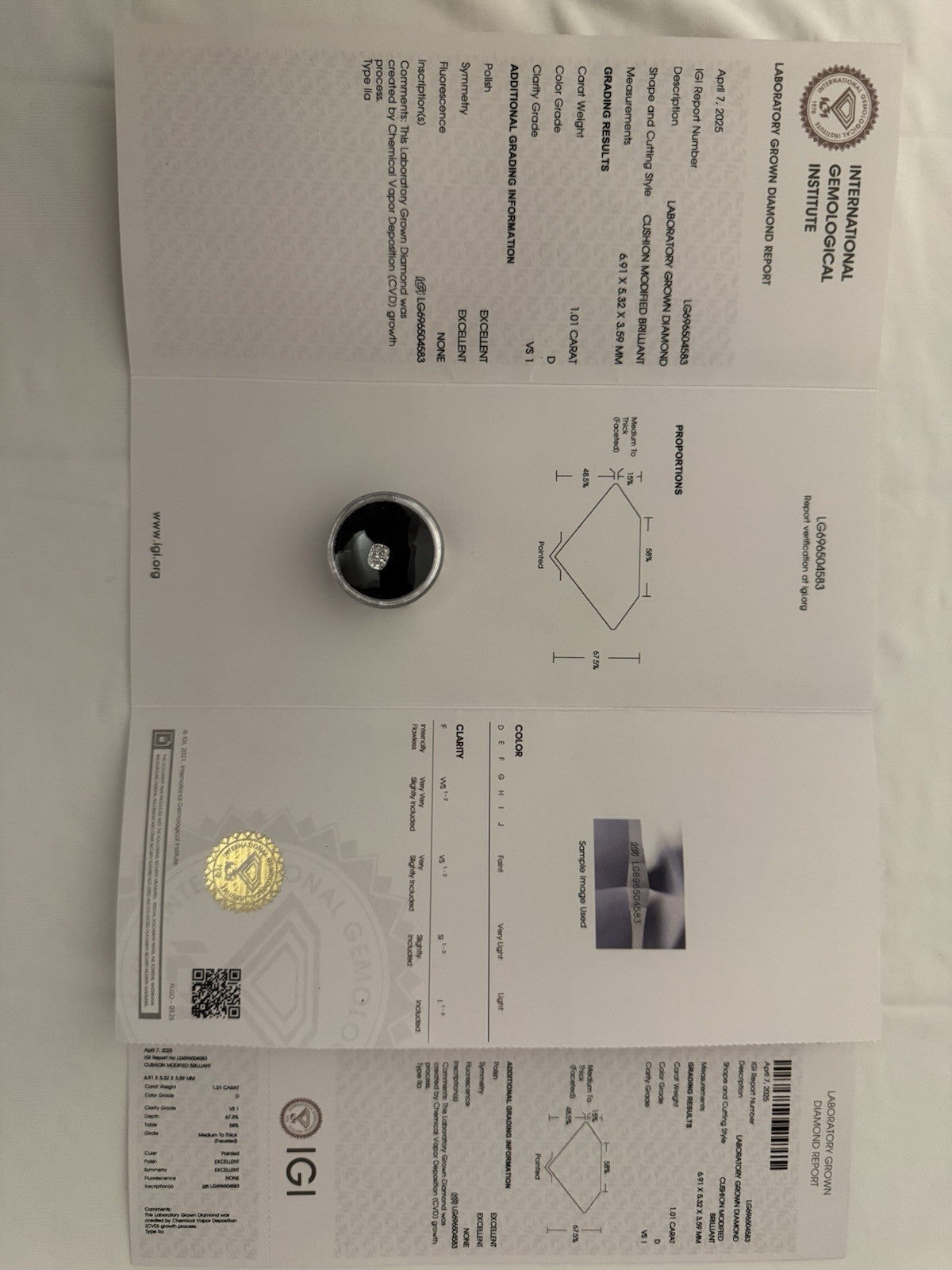Loose Lab-Grown Diamond 1.01 Ct Cushion D VS1 IGI Certified LG696504683
