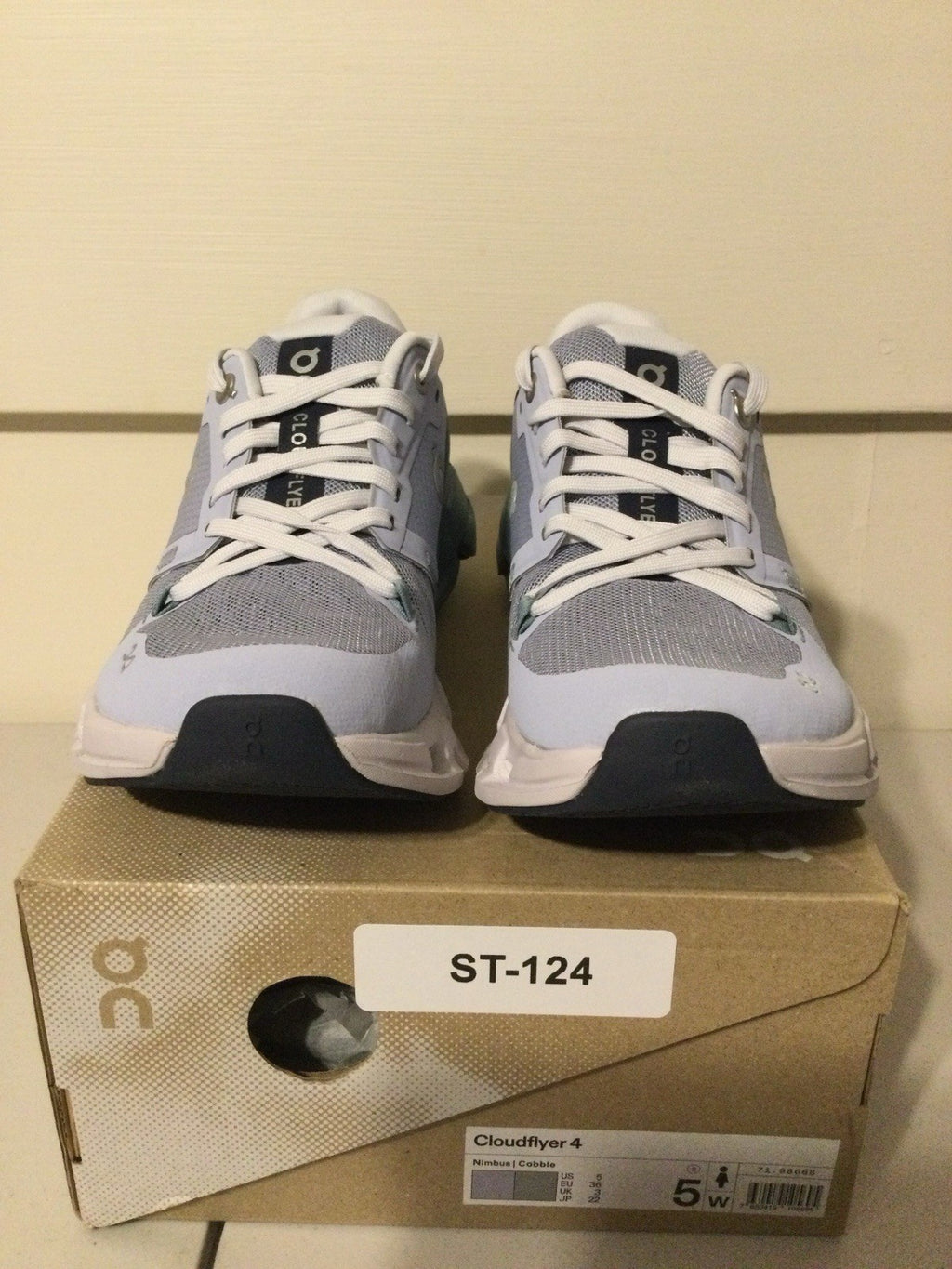 On Running Cloudflyer 4 Light Gray Sage Women's US 5