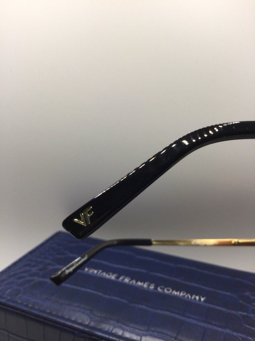 Vintage Frames Company Round Sunglasses Gold Metal Gray Gradient