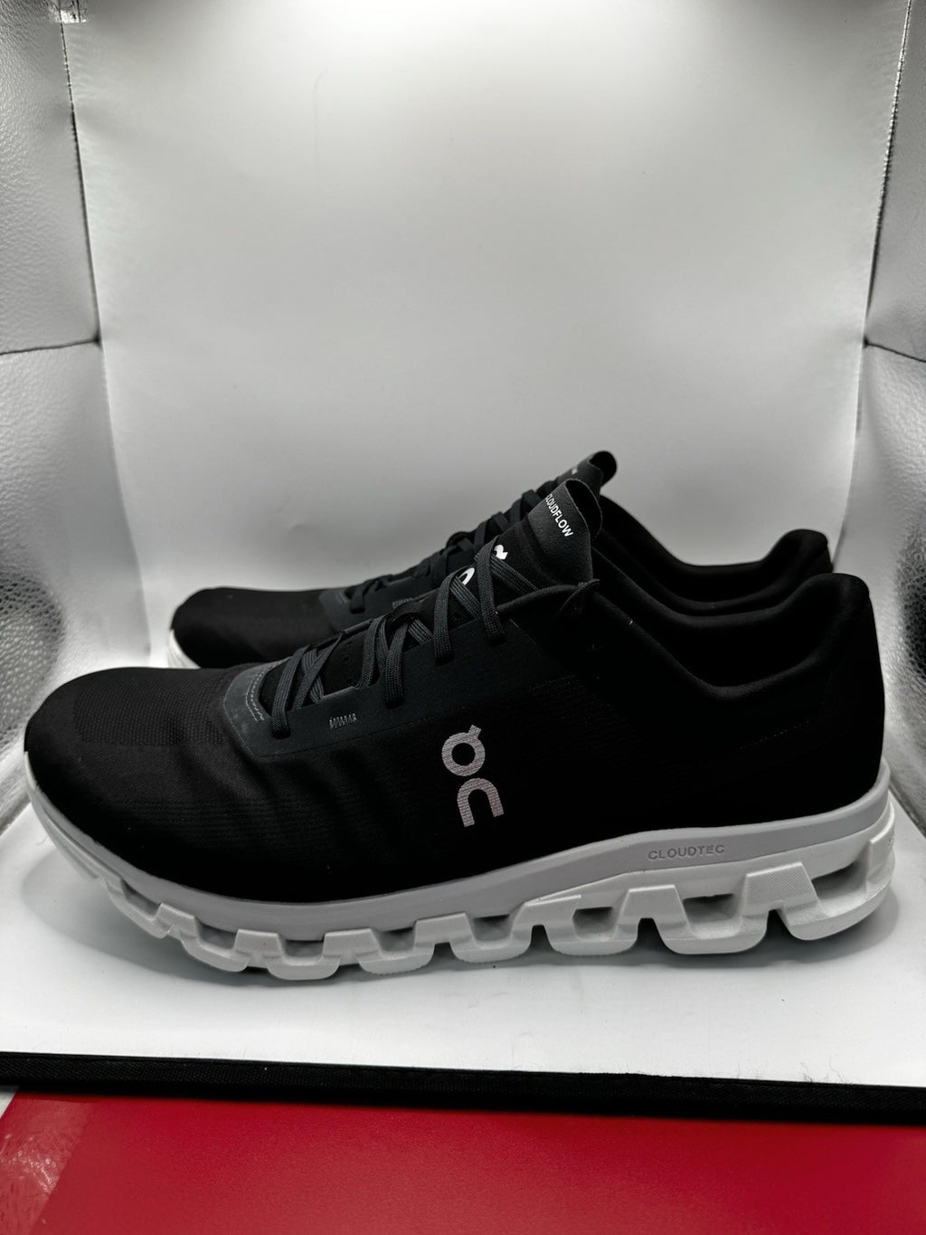 On Running Cloudflow 4 Athletic Shoes Black & White US 14