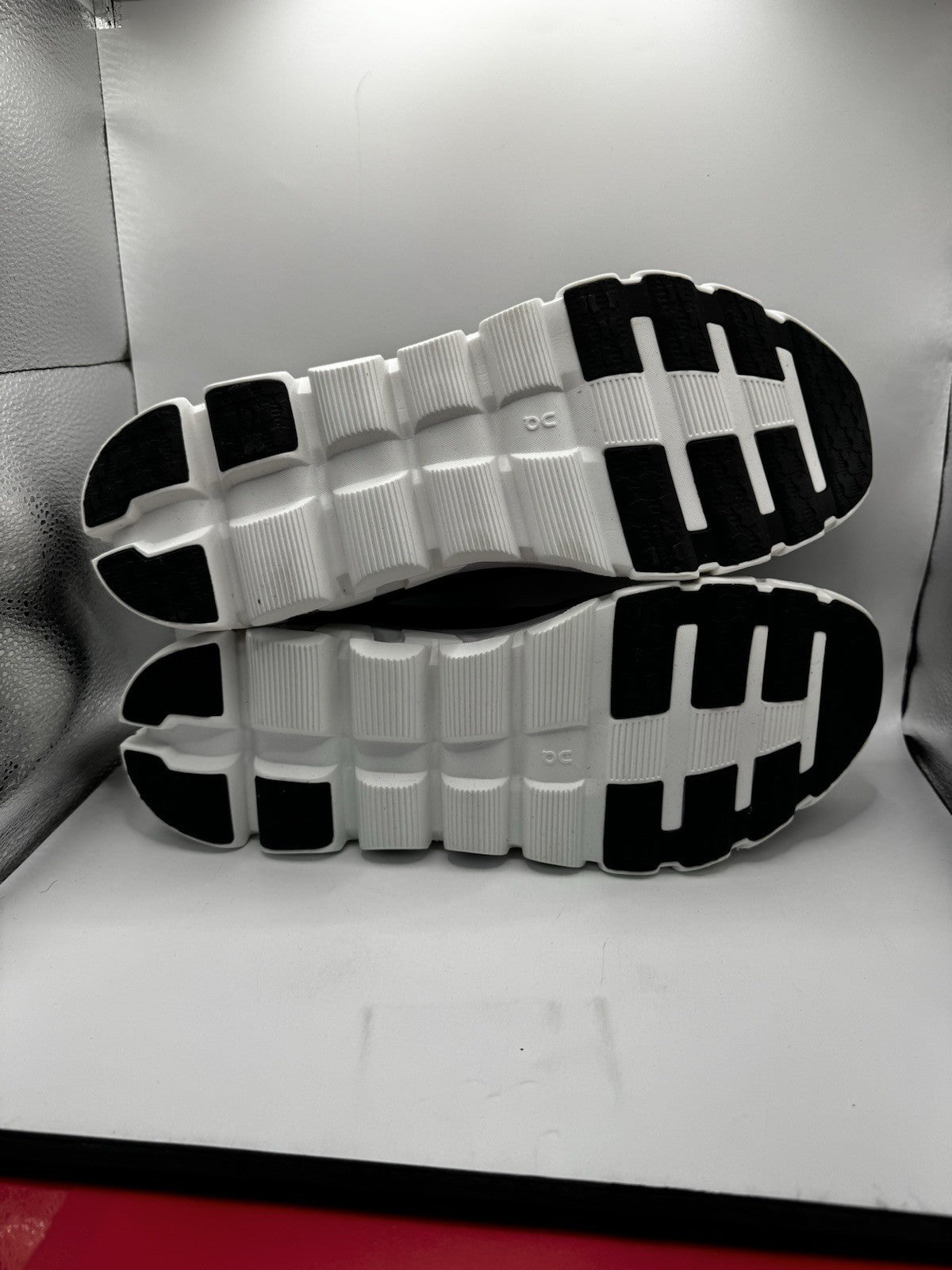 On Running Cloudflow 4 Athletic Shoes Black & White US 14