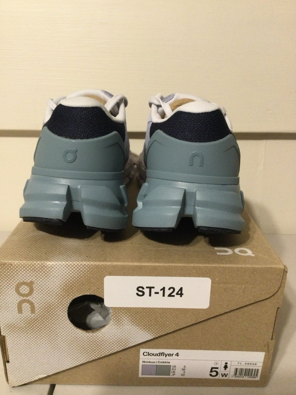 On Running Cloudflyer 4 Light Gray Sage Women's US 5