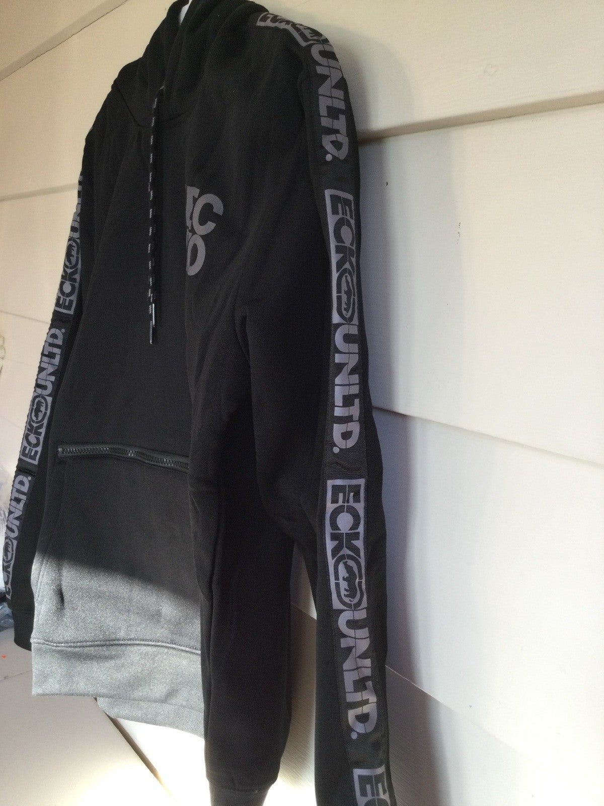 ECKO UNLTD Black Graphic Pullover Hoodie Mens M NWT